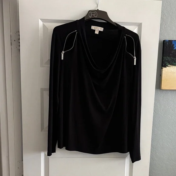 MICHAEL Michael Kors Black Top with Zipper Details - Picture 2 of 4